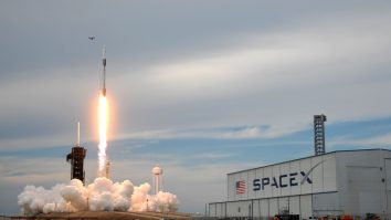 VIDEO. Space X lansează Falcon Heavy. Cel mai mare satelit construit vreodată de Maxar Technologies decolează de la Centrul Spațial Kennedy din SUA