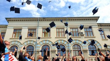 Ce specializări caută absolvenții de liceu când vine vorba de facultate? Laura Comănescu: Viitorii studenți sunt într-o sete de autocunoaștere sau de aprofundare a noțiunilor