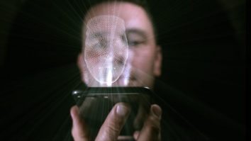 Aplicația care citește pentru tine. Florian Buca: „Pe lângă citit, avem și o hologramă prin care dăm o față umană textului”