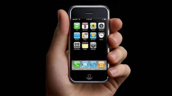 Licitație record în SUA pentru un iPhone din 2007. Cât a plătit un colecționar pentru telefonul mobil