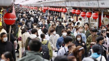 Nu reușesc să îi convingă să aibă copii. Japonia a înregistrat cel mai mare declin al populației din istorie