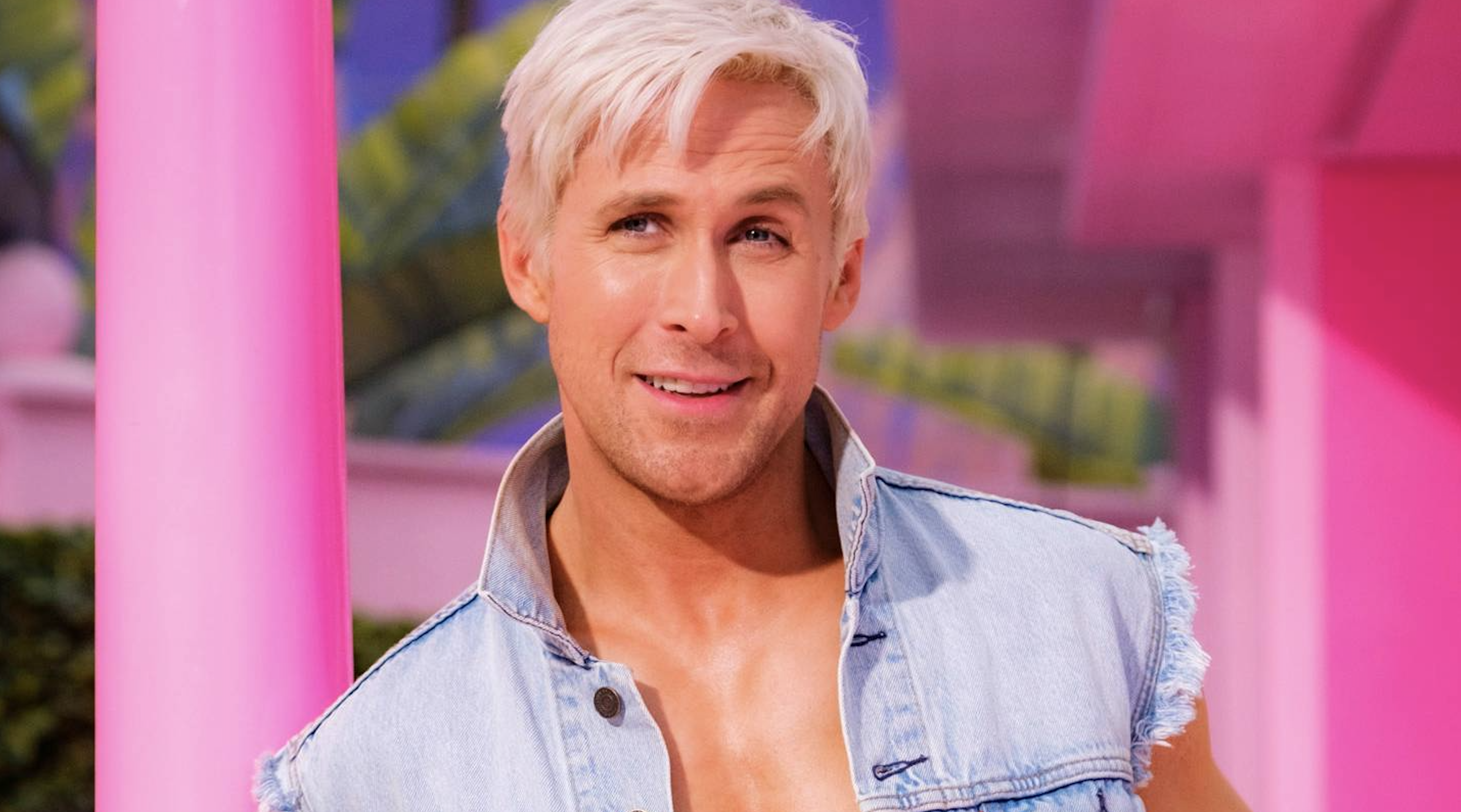VIDEO. Ce înseamnă să fii „doar Ken”, mereu în umbra lui Barbie? Îți spune Ryan Gosling, într-un nou trailer pentru filmul „Barbie”
