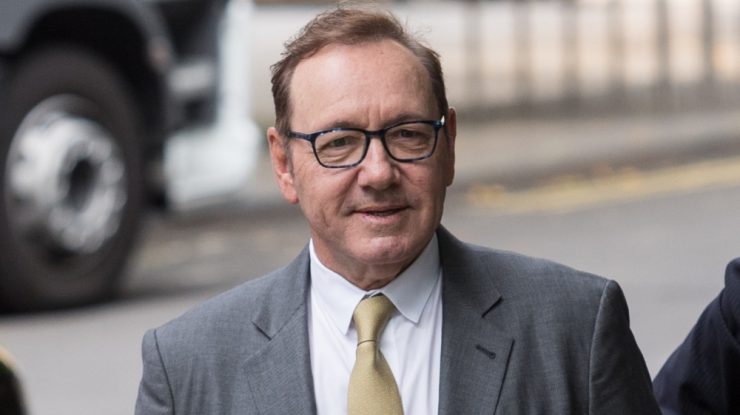 Procesul lui Kevin Spacey: Acuzatorul susține că actorul s-a comportat ca un „prădător agresiv de 12 ori”