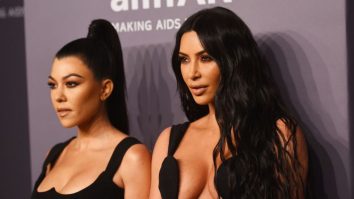 Kourtney Kardashian spune că i se pare „insuportabil” să vorbească cu Kim Kardashian. De la ce a pornit conflictul dintre cele două