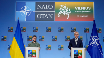 Jens Stoltenberg: „Am convenit asupra unui pachet în trei părți care aduce Ucraina mai aproape de NATO. Astăzi ne întâlnim ca egali”