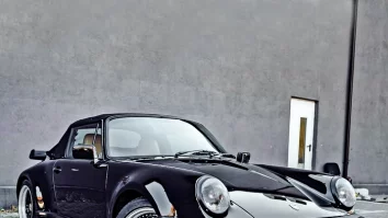 FOTO. ArtMark a scos la licitație un Porsche 911, din 1988. Cât valorează mașina de colecție