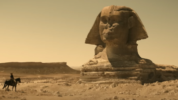 Joaquin Phoenix îmbracă uniforma lui Napoleon în noul film regizat de Ridley Scott