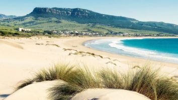 Destinații de vacanță mai puțin cunoscute din Europa. Costa De La Luz te scapă de căldură și aglomerație