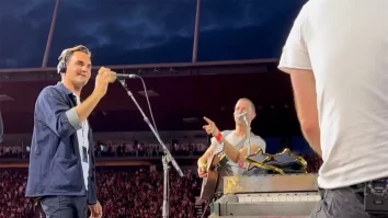 FOTO. Roger Federer se alătură trupei Coldplay pe scenă pentru un concert inedit. Ce rol a avut fostul campion de tenis