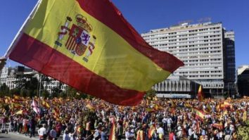 Vacanța de vară și canicula pot da peste cap alegerile din Spania. Aproape 3 milioane de spanioli au cerut să voteze prin poștă