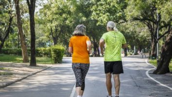 Exercițiile care încetinesc apariția simptomelor de Alzheimer. Ce trebuie să faci zilnic