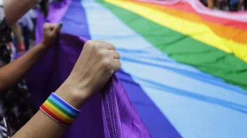 Numărul persoanelor bisexuale din America s-a triplat în ultimele trei decenii