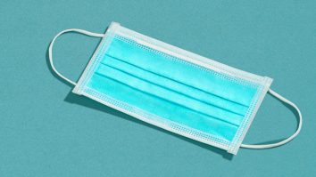 Spania pune capăt crizei sanitare și elimină măștile de față obligatorii