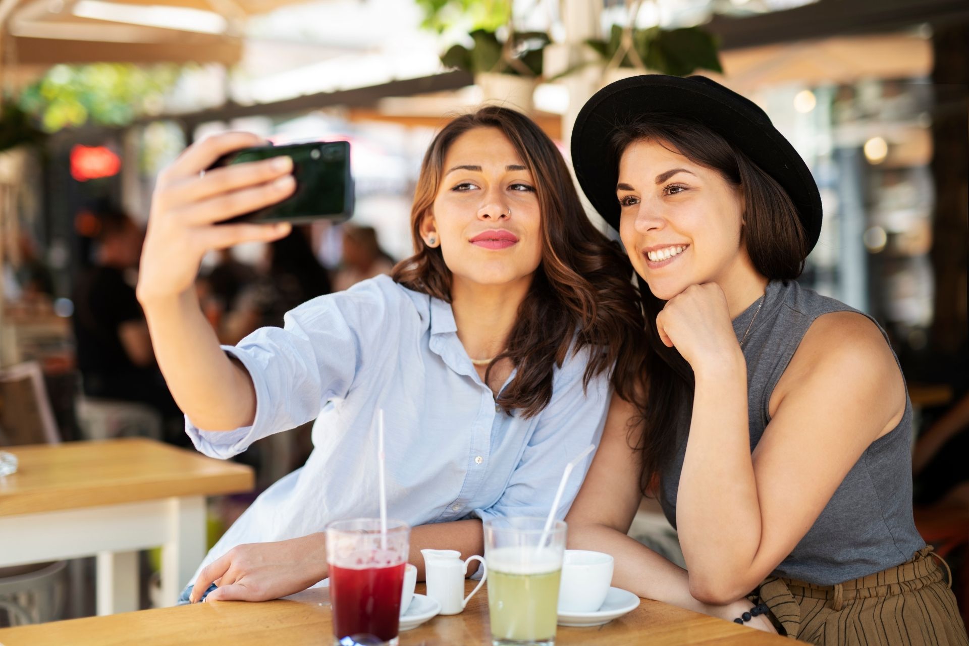 Mai știm să oferim prietenie? Radu Leca: Omul care stă lângă noi atunci când suntem bolnavi este omul care ne este prieten