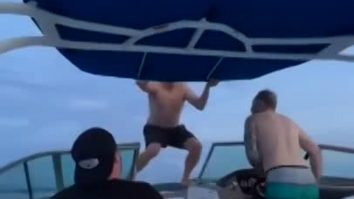 Un nou trend de pe TikTok a provocat moartea a patru persoane, inclusiv a unui tată. La ce pericol sunt expuși utilizatorii