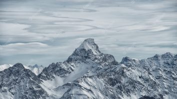 Muntele Nebelhorn sfidează canicula cu zăpadă. Turiștii au fost fascinați de zăpada din luna iulie