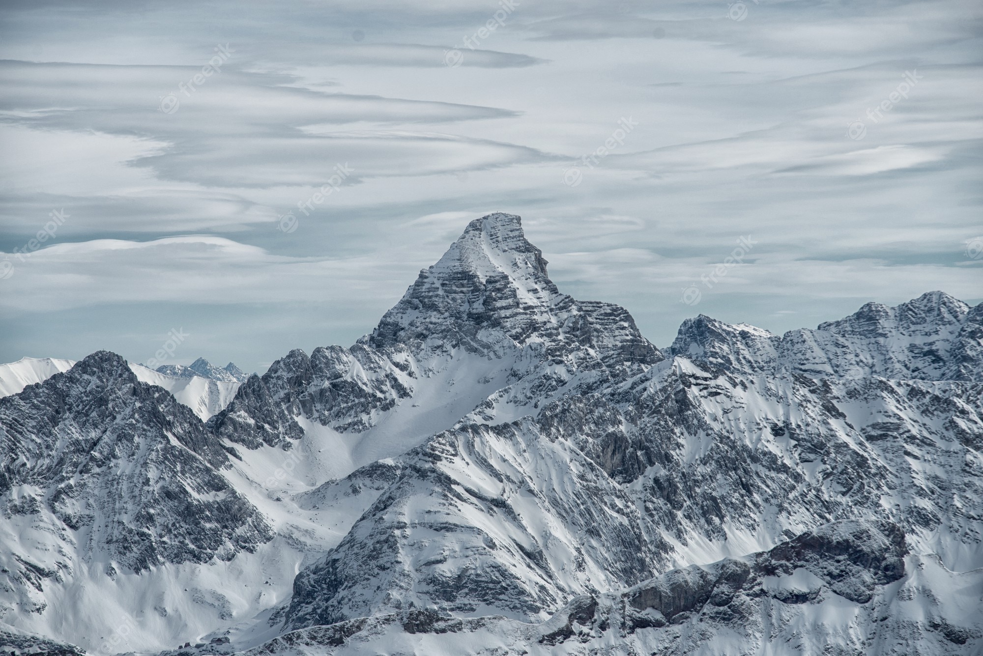Muntele Nebelhorn sfidează canicula cu zăpadă. Turiștii au fost fascinați de zăpada din luna iulie