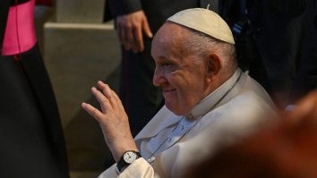 Papa Francisc spune că Biserica Catolică este deschisă tuturor, inclusiv comunității LGBTQIA