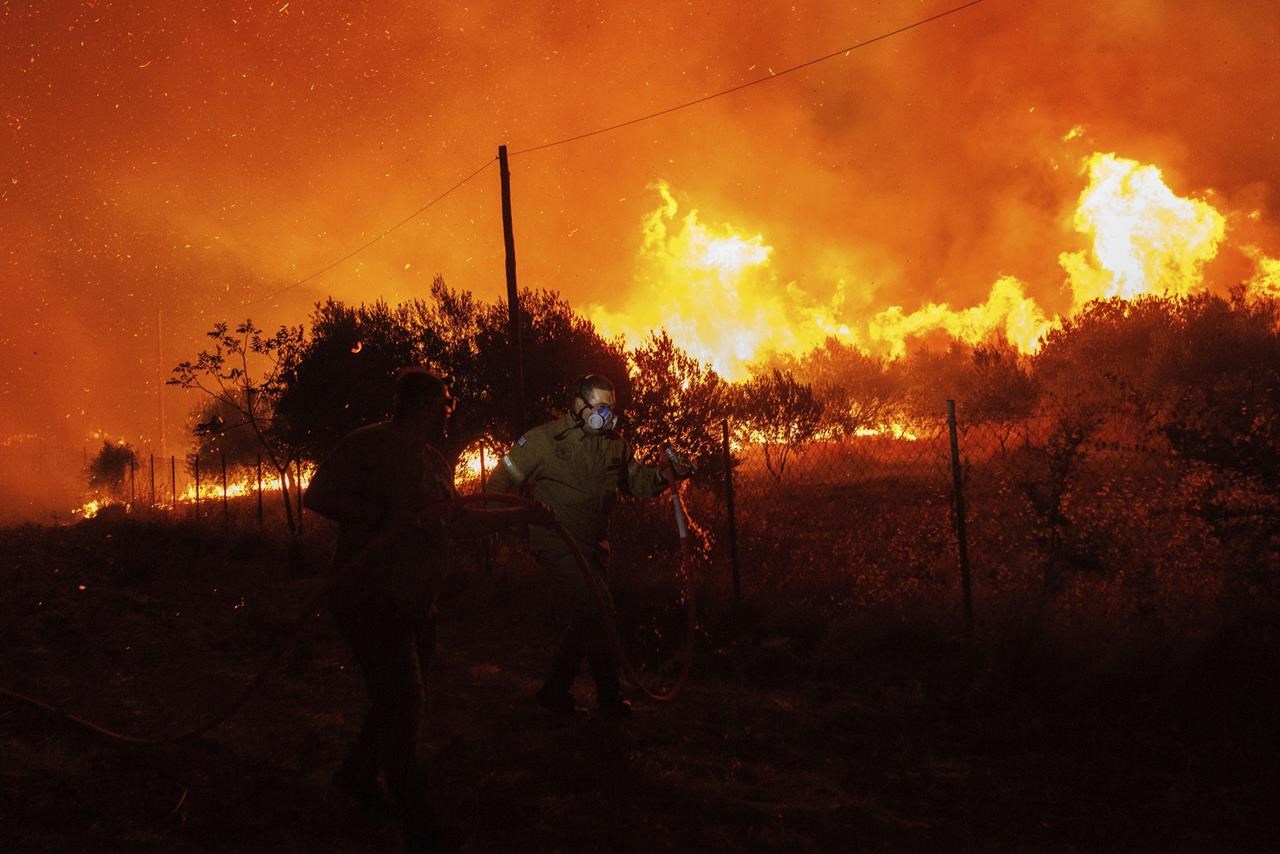 Incendiile ard Europa. Prima furtună tropicală din ultimii 84 de ani din SUA a distrus case și drumuri