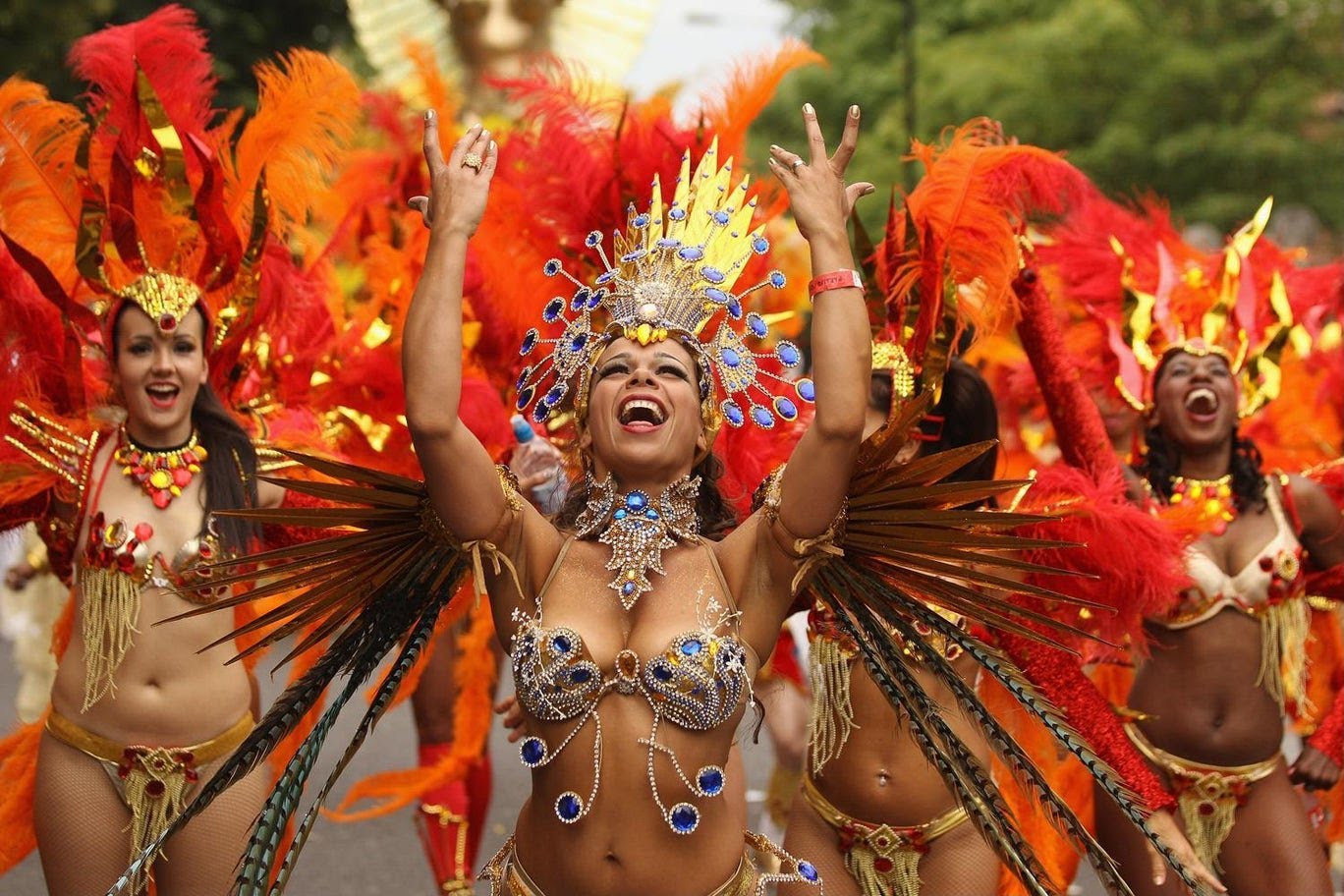 Londra dansează la festivalul Notting Hill