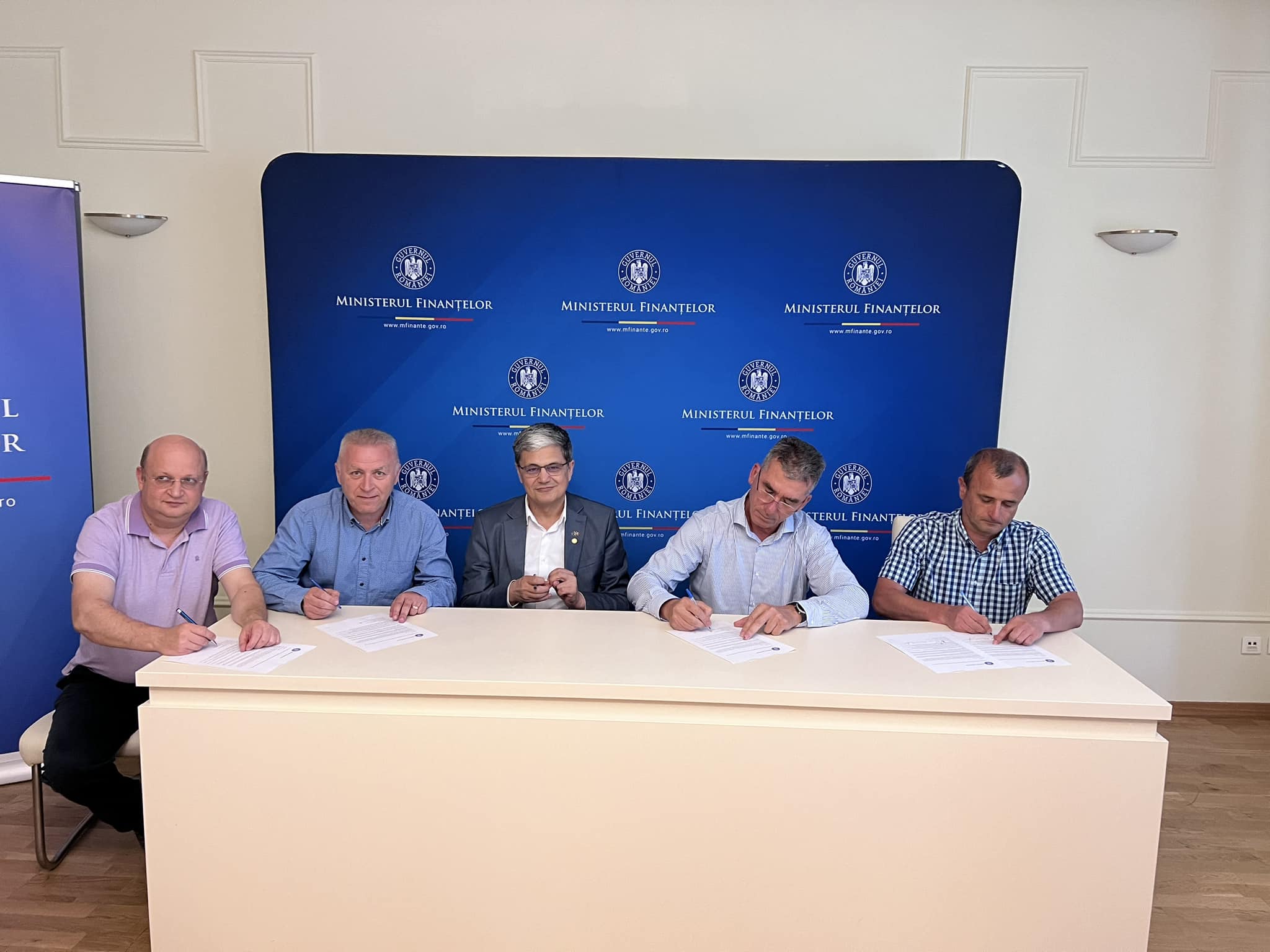 Marcel Boloș a purtat discuții cu sindicaliștii: „Niciun funcționar din Ministerul de Finanțe nu va fi concediat. Nu există o formă oficială pusă în transparenţă decizională”