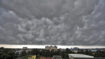 Și mâine ai parte de vreme rece în toate regiunile țării. La munte revin fulgii de nea. Cum va fi vremea în restul săptămânii