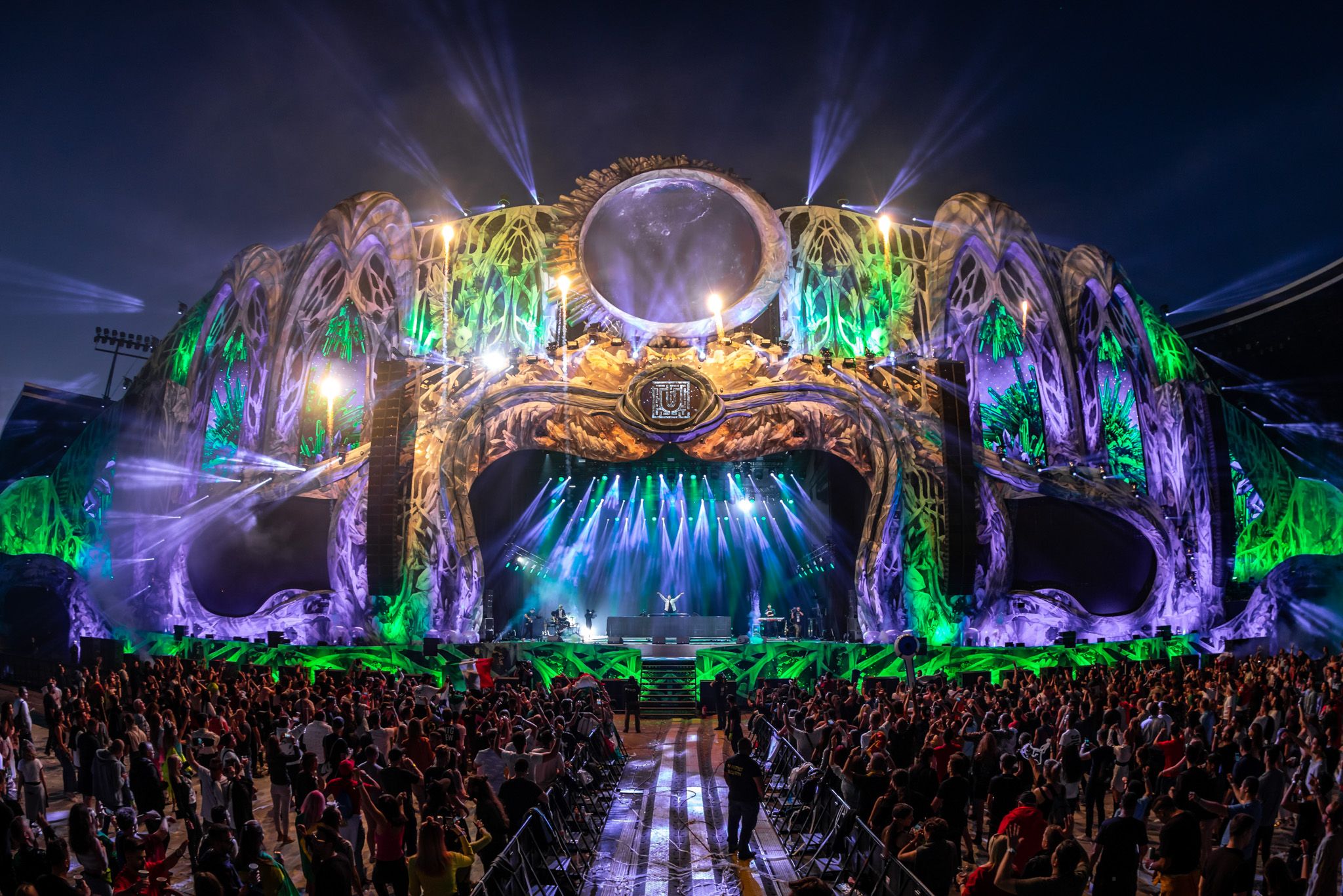 Ziua 2 la Untold. Ce artiști vezi pe mainstage