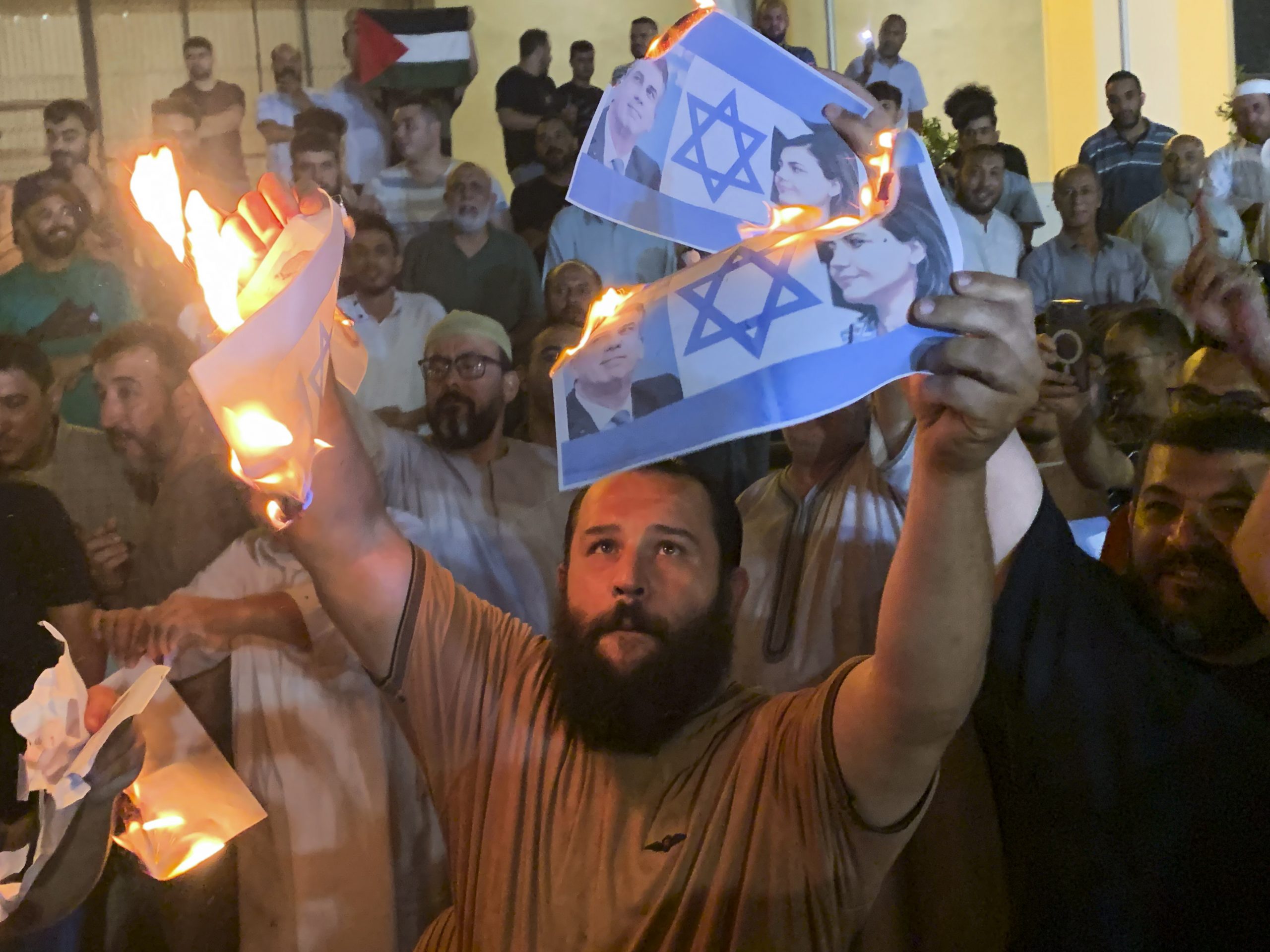 Ministrul de Externe din Libia, acuzat de trădare și demis, după ce s-a întâlnit cu omologul israelian. Libienii au protestat în stradă