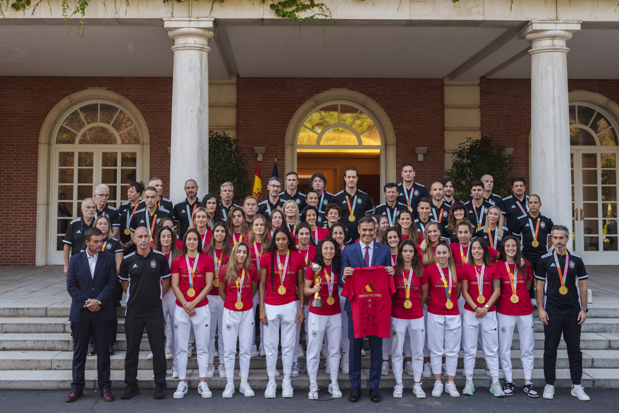 Câștigătoarele Cupei Mondiale de fotbal feminin ajung acasă. Olga Carmona a aflat după meci ca tatăl ei a murit