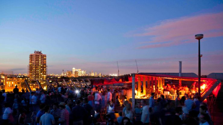 Vezi cele mai frumoase rooftop-uri din lume. Topul „Rooftop Bars ...
