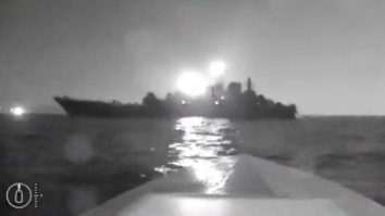 VIDEO. O navă rusă a fost lovită, după un atac cu drone în Marea Neagră