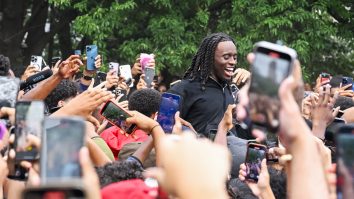 Poliția intenționează să îl acuze pe youtuberul Kai Cenat după ce un giveaway organizat de el a provocat haos în New York