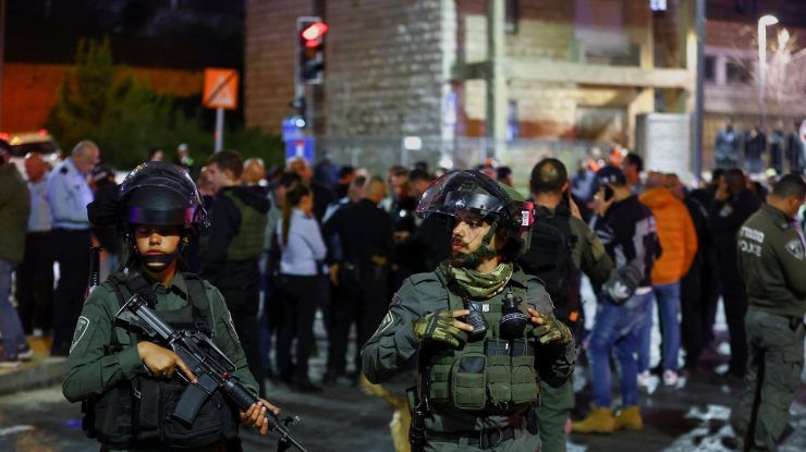 VIDEO. Cel puțin cinci cetățeni israelieni au fost răniţi în urma unui atac terorist comis la periferia oraşului Ierusalim