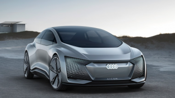 Audi lansează o mașină cu AI. ,,Nu există volan, nu există oglinzi, doar un ecran vorbitor care îți ascultă comenzile”, dezvăluie un influencer entuziasmat de automobilul autonom