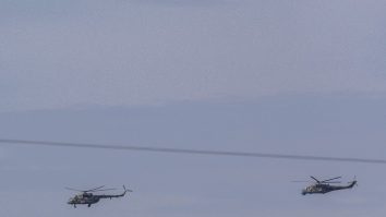 Polonia trimite trupe suplimentare la graniță, susține că Belarusul i-a încălcat spațiul aerian. NATO a fost informată