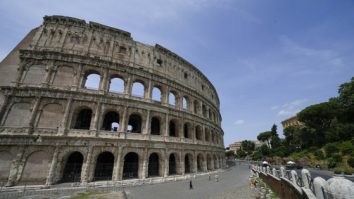 Alertă la Roma. Invazie de șobolani la Colosseum