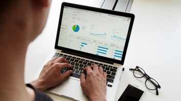 Ce certificări îți trebuie pentru jobul la care visezi? Oana Botolan: „Cele mai căutate sunt legate de tehnologie, tot ceea ce ține de competențe digitale”