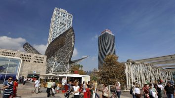 Barcelona, cel mai bun oraș ca să lucrezi în vacanță. Unde mergi ca să te distrezi, dar să și muncești