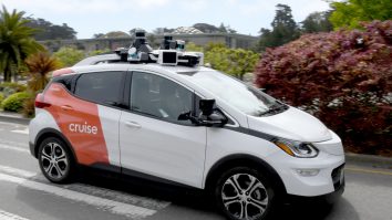 Revoluția robotaxiurilor, contestată la Los Angeles. E prea devreme pentru atât de multă tehnologie?