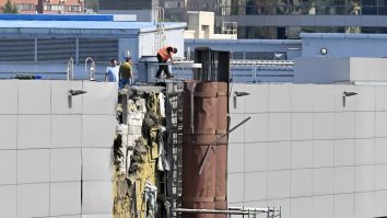 Incendiu la un terminal petrolier important din Rusia. Aeroporturile din Moscova se închid după un presupus „atac cu drone”