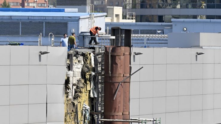 Incendiu la un terminal petrolier important din Rusia. Aeroporturile din Moscova se închid după un presupus „atac cu drone”