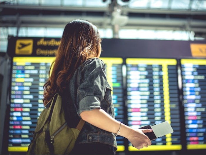 Legea liberei circulații a cetățenilor români se modifică. Copiii de peste 16 ani pot călători neînsoțiți, dar cu acordul părinților sau al reprezentanților legali