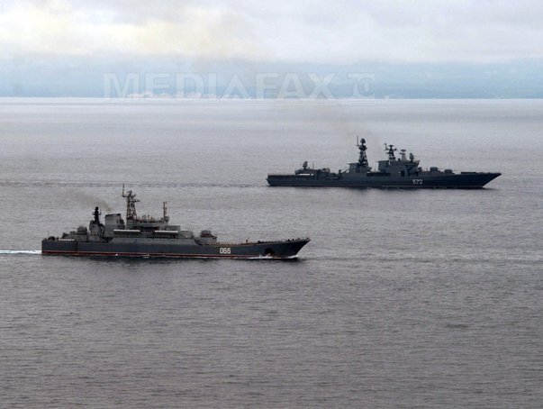 Zeci de nave sunt blocate pe Marea Neagră. România a autorizat trecerea a 30 de nave comerciale din Ucraina