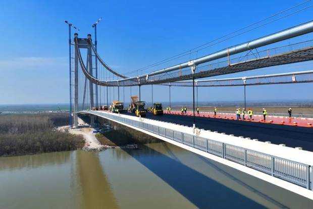VIDEO. Podul de la Brăila își pierde șuruburile. Ionuț Ciurea: „Este o neglijență a constructorilor. Unele nu cred că e necesar să fie strânse”