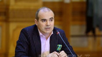 Soluția lui Rareș Bogdan pentru acoperirea găurii din buget: Bani de la companiile mari care declară impozit zero, nu de la IMM-uri
