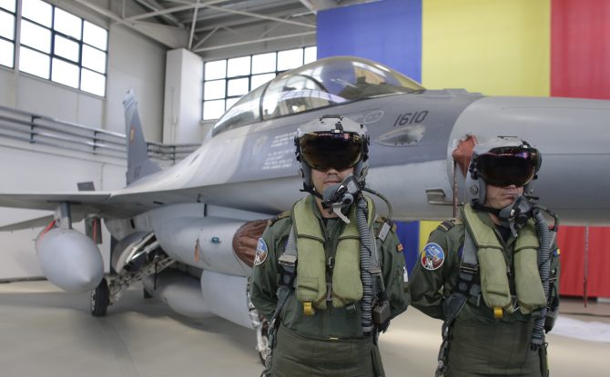Piloții români și ucraineni vor fi antrenați pe aeronavele F-16 la Fetești