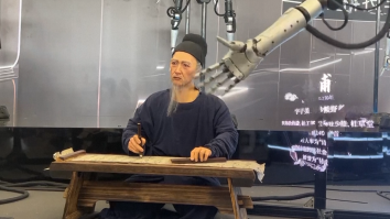 China organizează o expoziție cu roboți ce ar putea înlocui oamenii