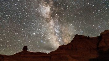 Te cazezi la un hotel cu vedere către stele. O stațiune din Utah oferă corturi cu vedere la un cer înstelat