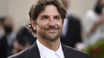VIDEO. Bradley Cooper trece de la actorie la modă. Cu ce casă de lux a colaborat actorul