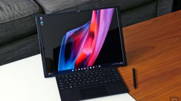 VIDEO. HP lansează primul laptop cu ecran flexibil. Cât valorează HP Spectre Fold